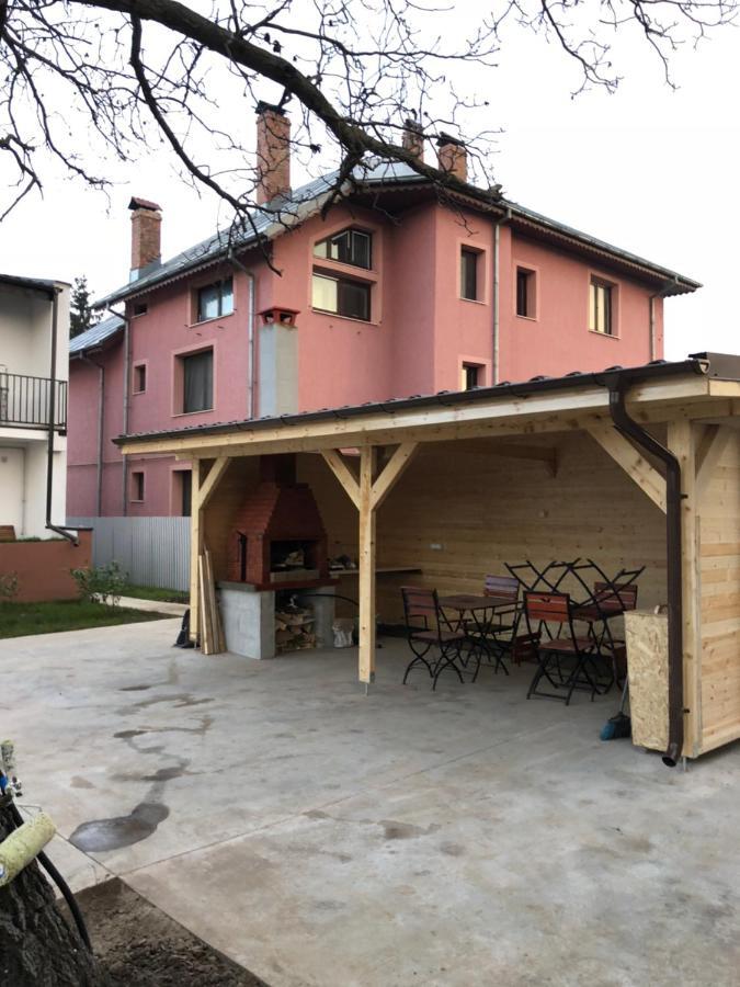 Aleria de piatra Aparthotel Piatra Neamţ Esterno foto
