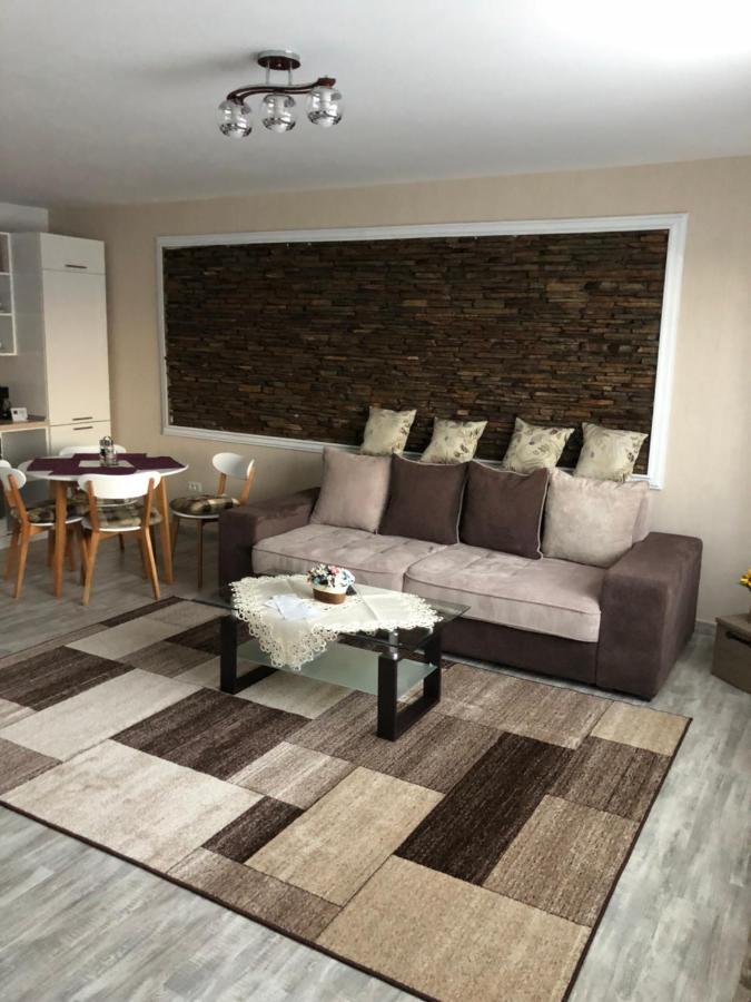 Aleria de piatra Aparthotel Piatra Neamţ Esterno foto